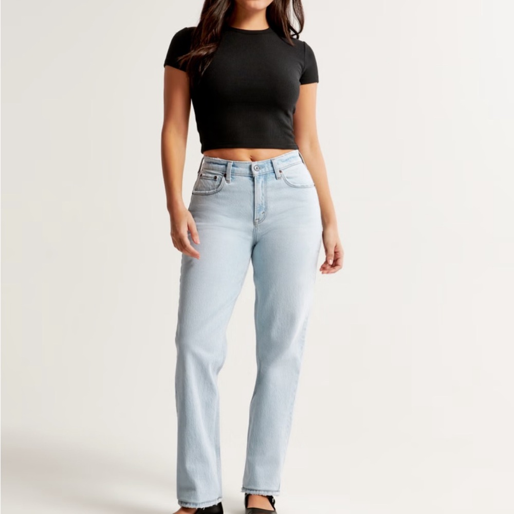 Abercrombie & Fitch Women's Light Blue “The 90s Straight Low Rise”